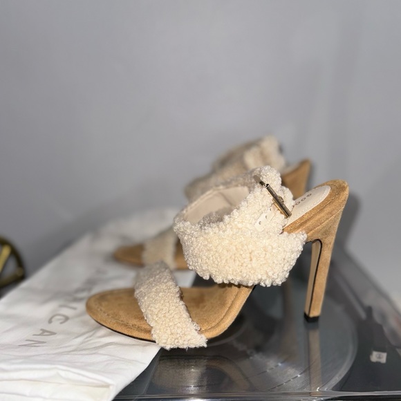 Good American Shearling Criss Cross Ankle Strap Sandal | Size 6.5 - Picture 4 of 6